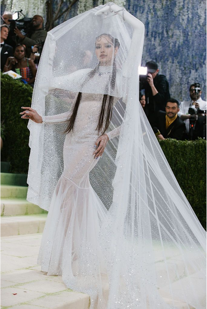 MET Gala 2026 Robert Wun for Lisa. Hand-beaded couture by Ricamour